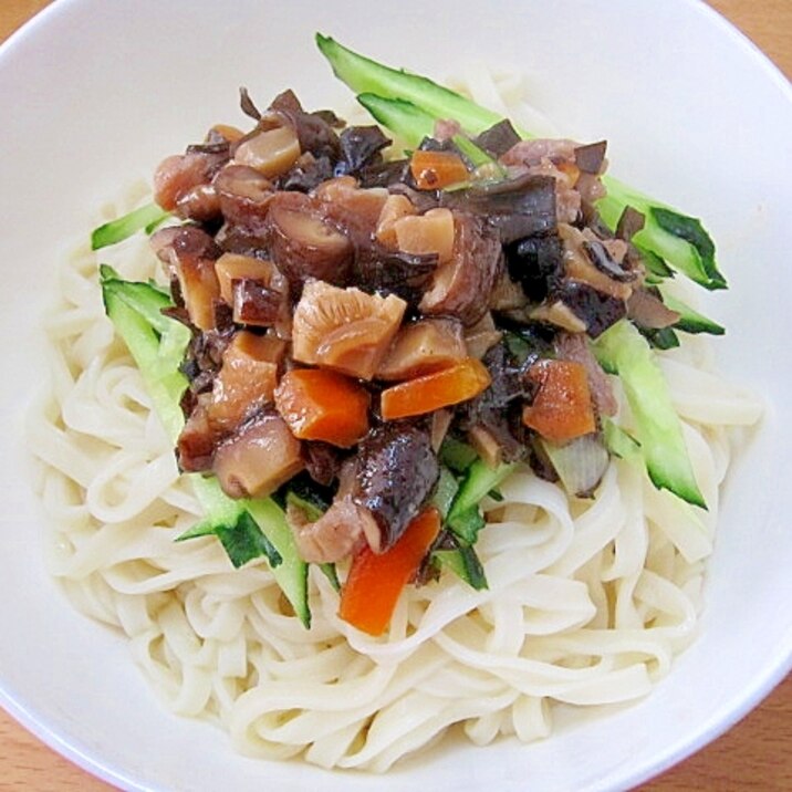 豚肉としいたけとにんじんのあんかけ麺